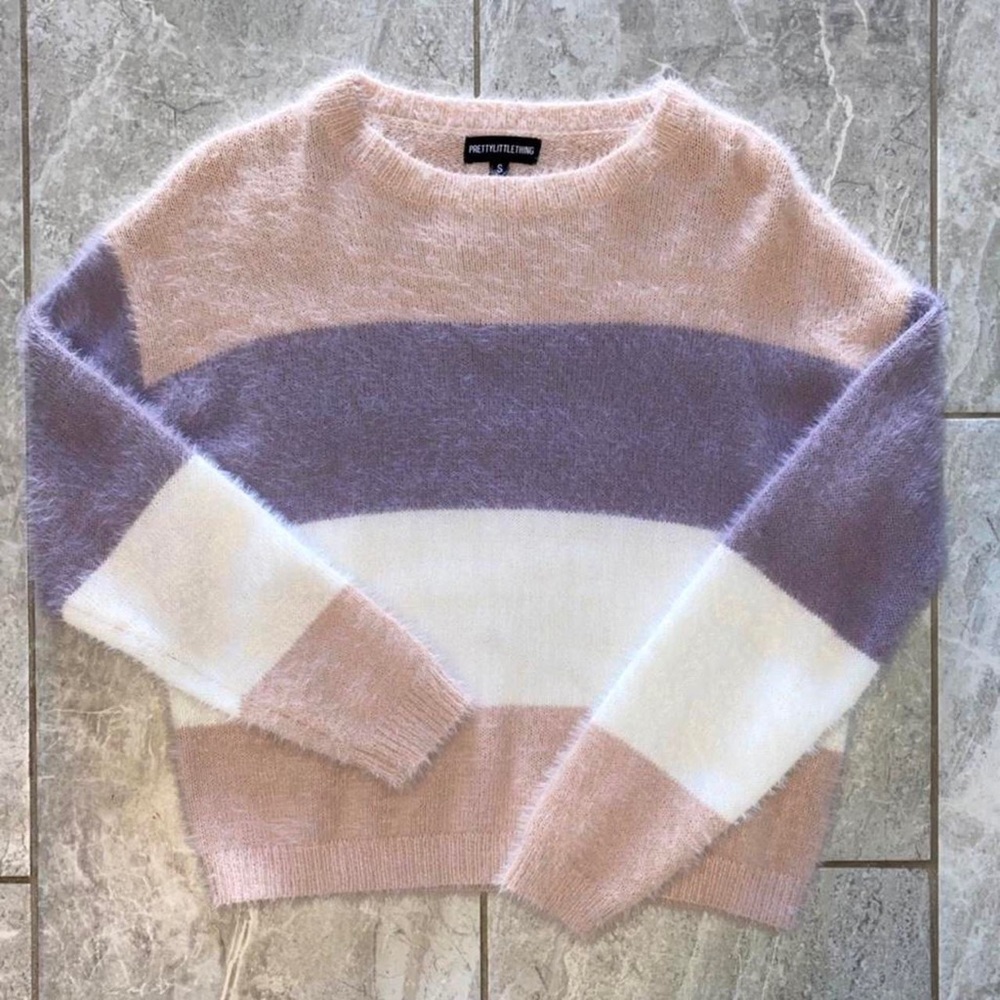 pretty little thing blush color block eyelash knit sweater
M
